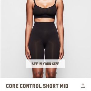 SKIMS core control short mid-thigh s/m in onyx